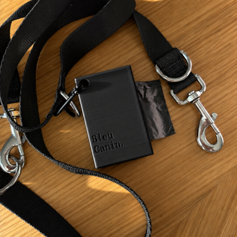 Porte sacs-à-crotte Cube — Noir Corbeau (Satiné)
